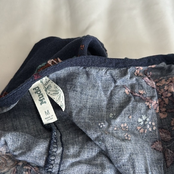 Mudd Medium Navy Floral Open Shoulder Crop Top Shirt - Picture 3 of 7